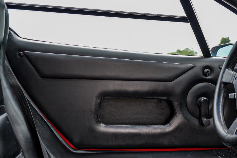 Детали интерьера Lamborghini Countach LP5000 S Quattrovalvole 1988 года  (фото 101 из 146)